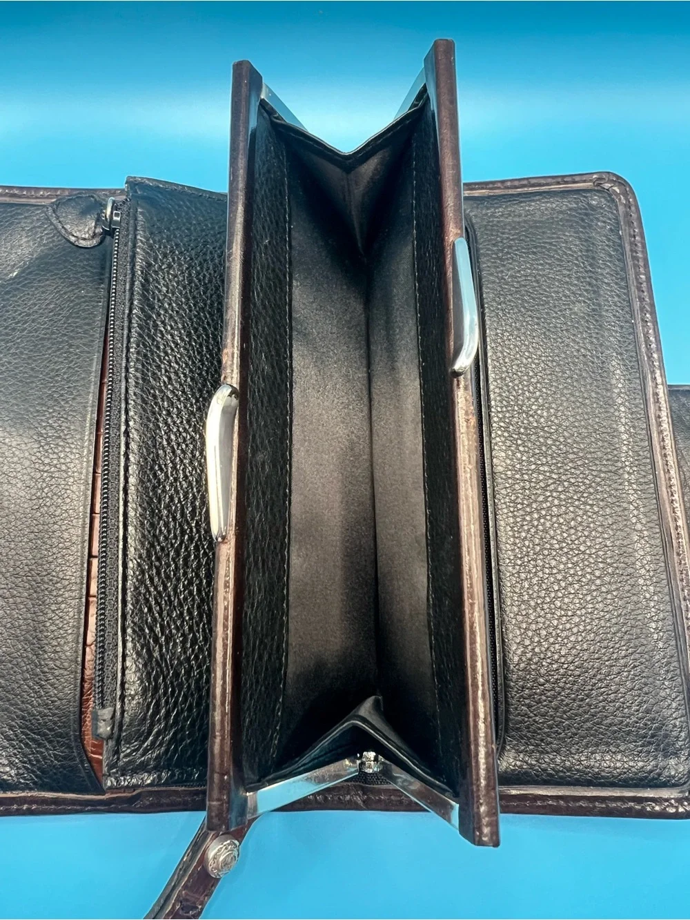 VTG Brighton Giverny Chocolate Brown Leather Basket Weave Wallet Clutch
